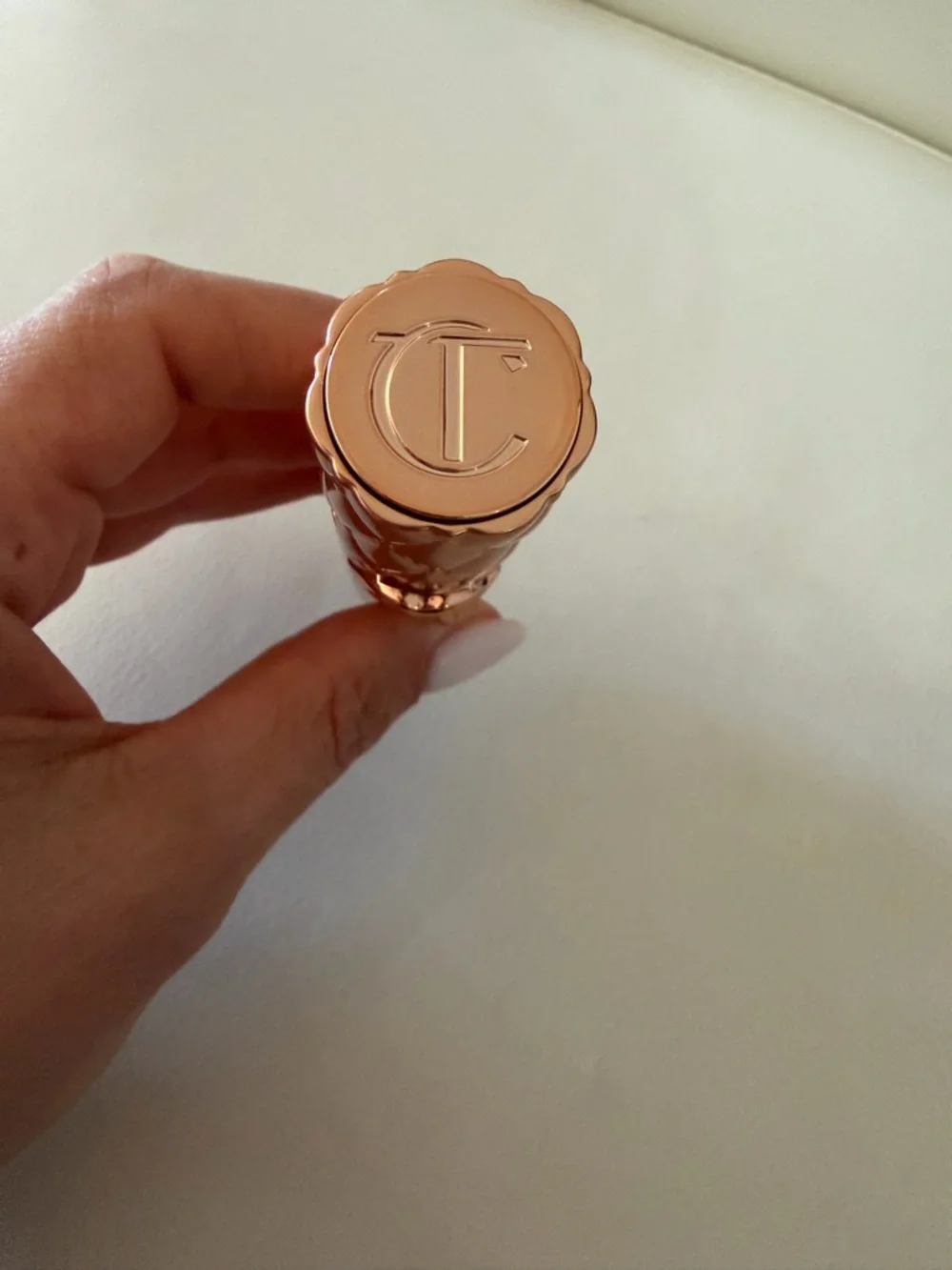 Charlotte Tilbury Rose-Gold Liquid Highlighter - Champagne Beige Glow